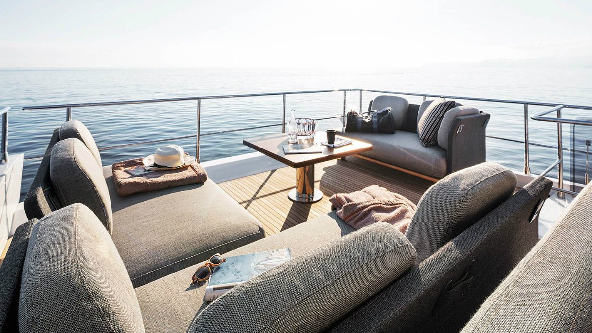 st regis maldives norma azimut flybridge 66 yacht charter 92 20170119062308 2 mid res