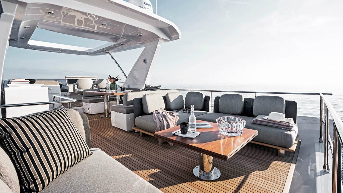st regis maldives norma azimut flybridge 66 yacht charter 92 20170119062319 5 mid res