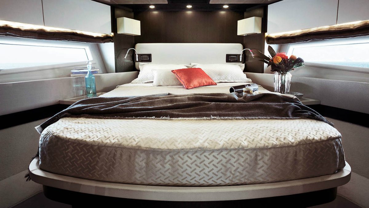 st regis maldives norma azimut flybridge 66 yacht charter 92 20170119062839 vip cabin mid res
