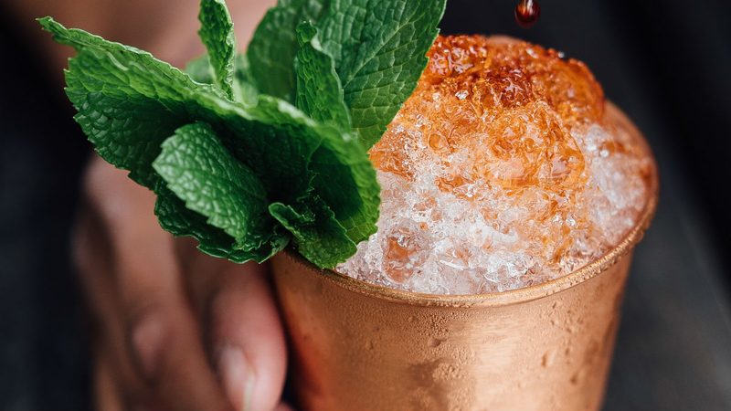 mint julep crushed ice