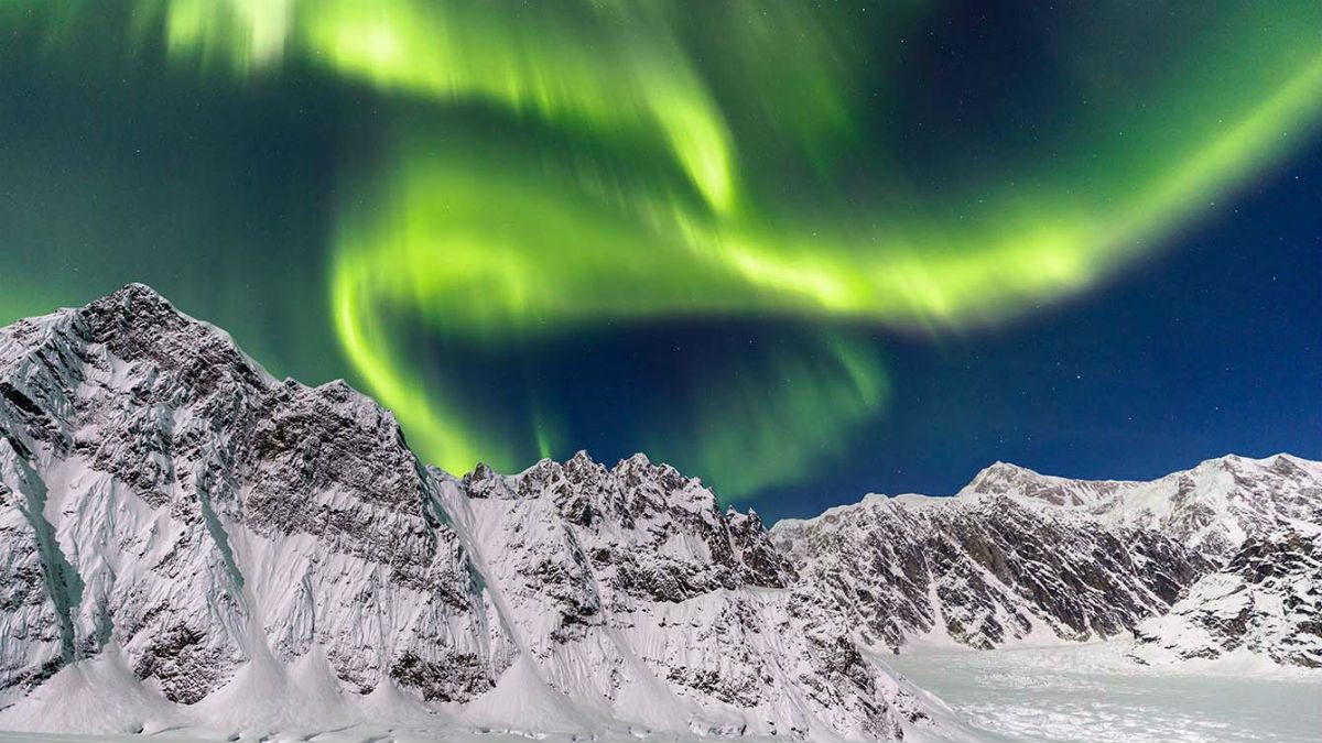 alaska sheldon chalet northern lights