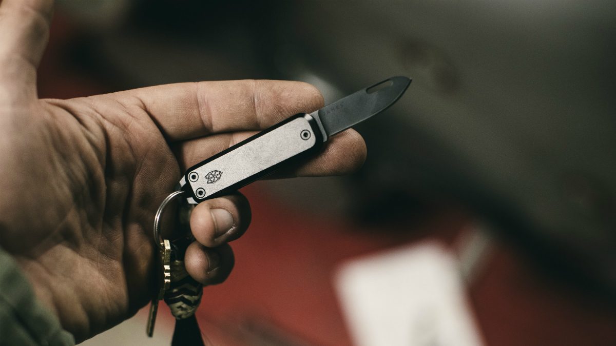 james brand elko knife all black in hand