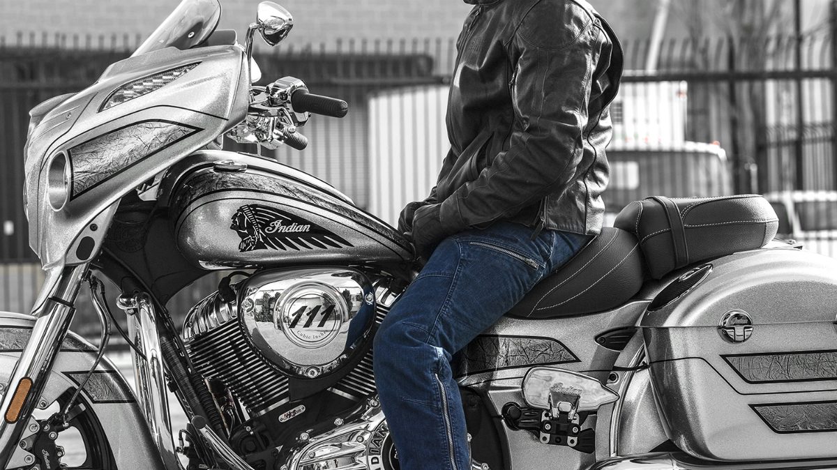 2018 chieftain elite indian motorcycle black hills silver paint