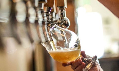 beer tap pour