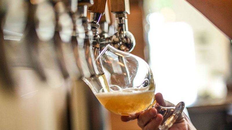 beer tap pour