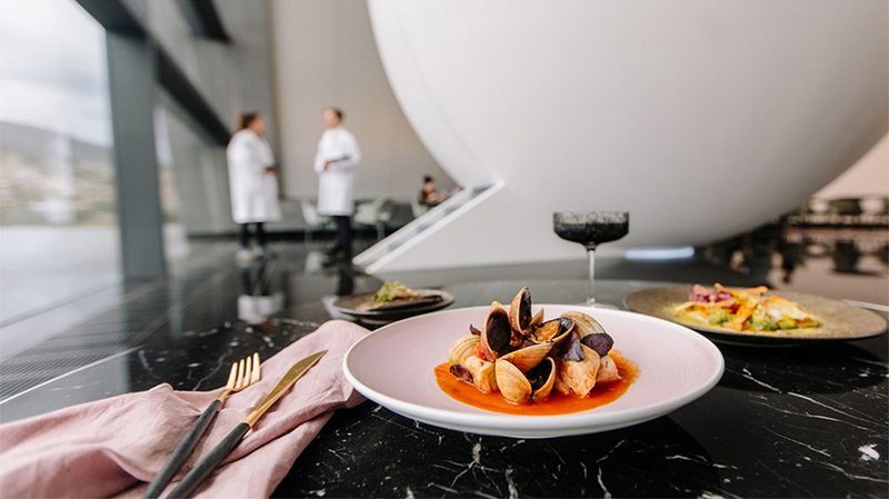 Mona restaurant