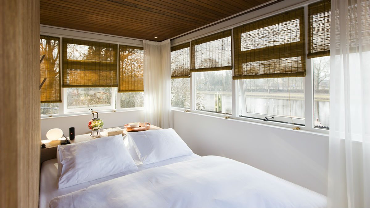 sweets hotel interior buiksloterdraaibrug