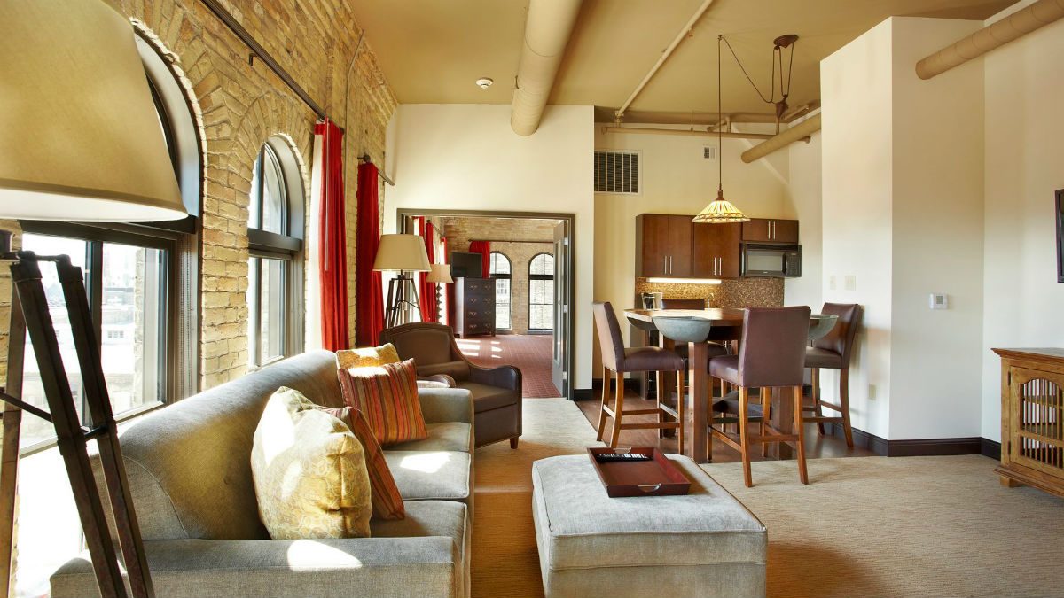 brewhouse inn and suites room 2