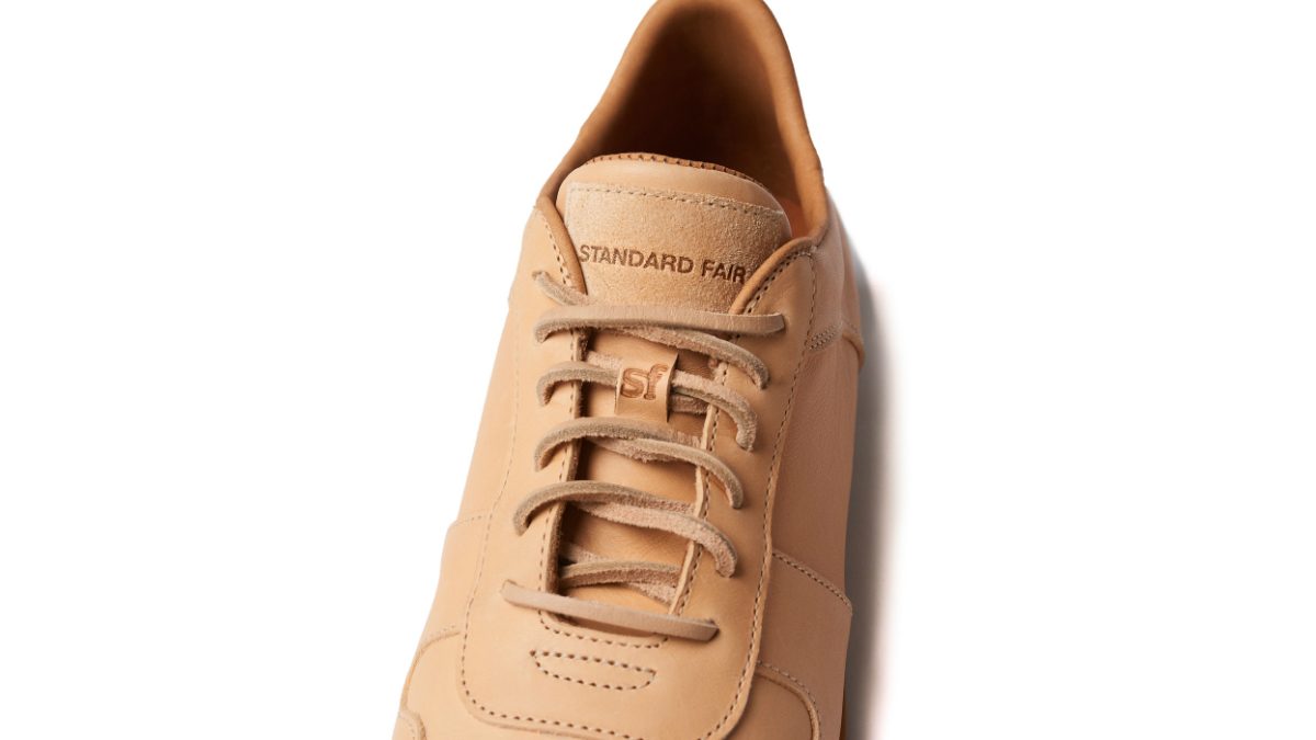 standard fair sport camp shoes honey emboss detail