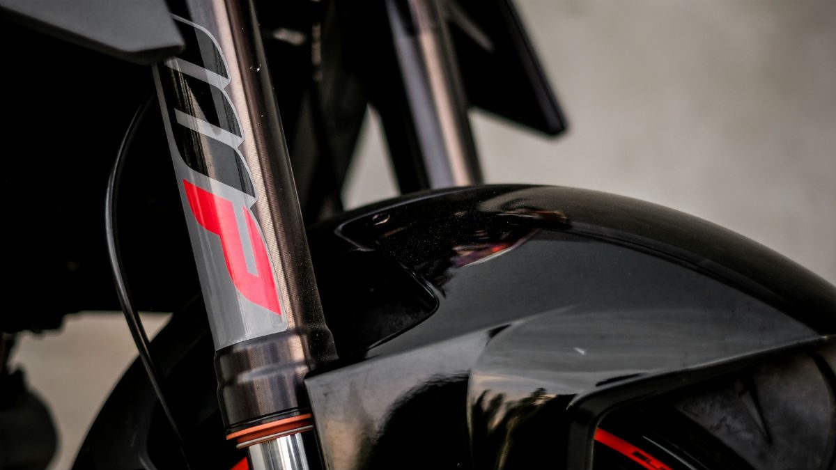 KTM 1290 Super Duke R 10
