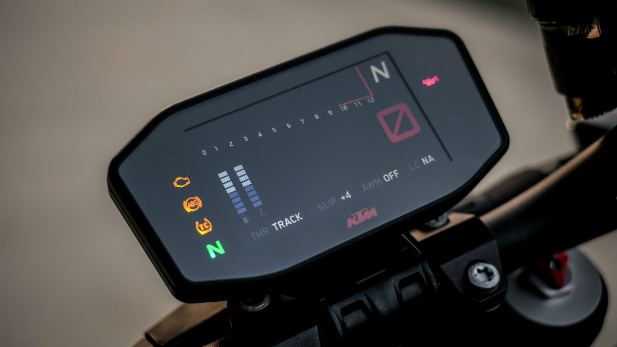 KTM 1290 Super Duke R 11