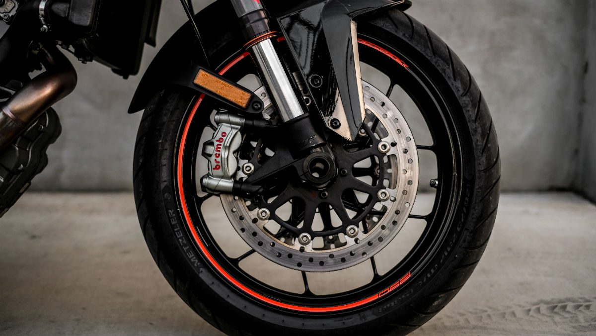 KTM 1290 Super Duke R 9