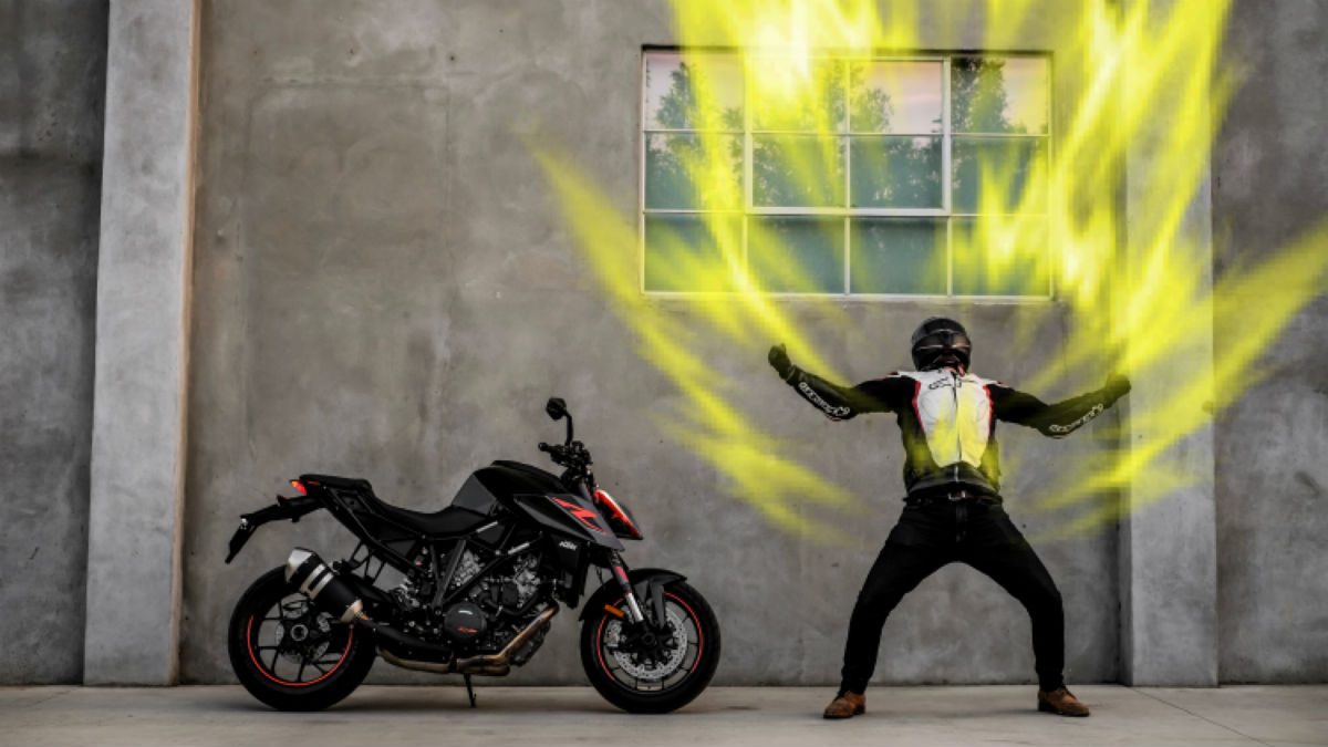 KTM 1290 Super Duke R super saiyan 2