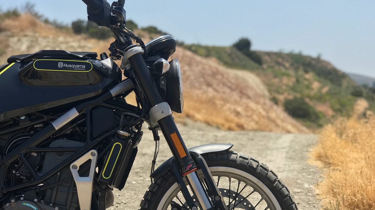 husqvarna svartpilen right front