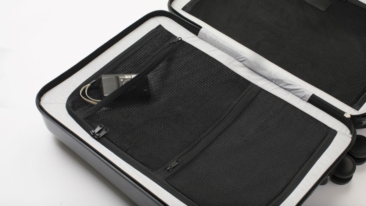 Roam-Luggage-Interior