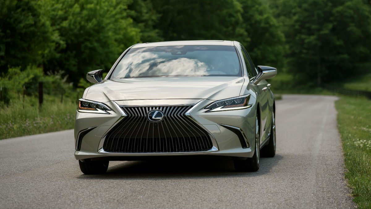 2019 lexus es review 300h ice ecru 15