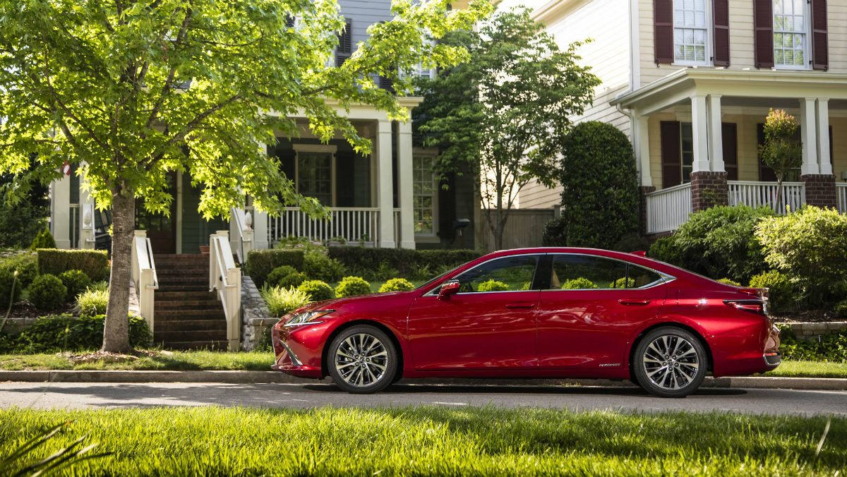 2019 lexus es review 300h mica red
