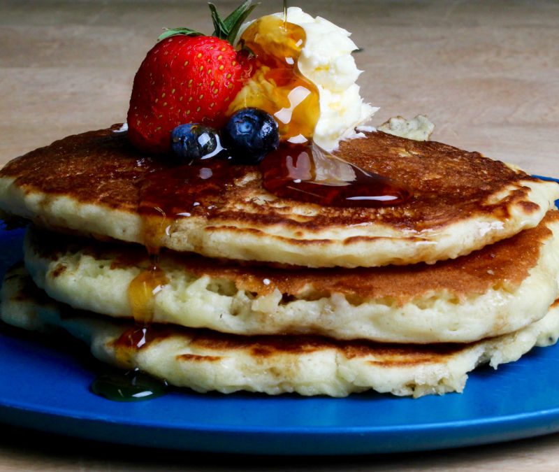 berries pancakes breakfast