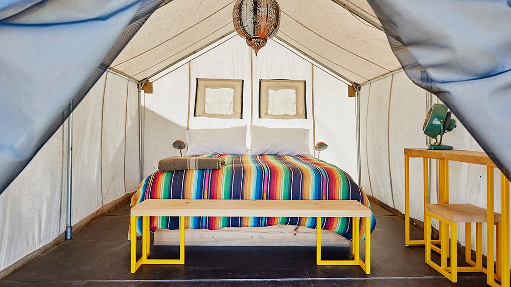 el cosmico hotel safari tent interior_1