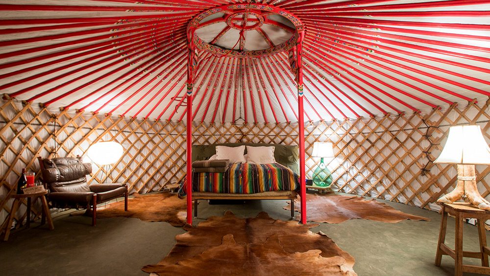 el cosmico hotel yurt interior