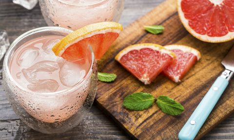 Grapefruit sprtiz cocktail