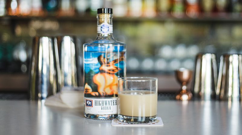 how to make a white russian cocktail bottle