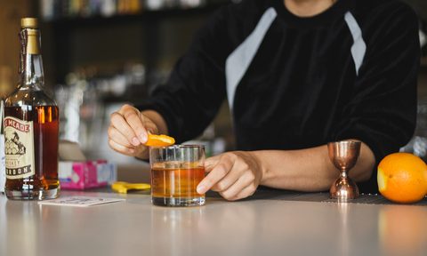 how to make an old fashioned cocktail