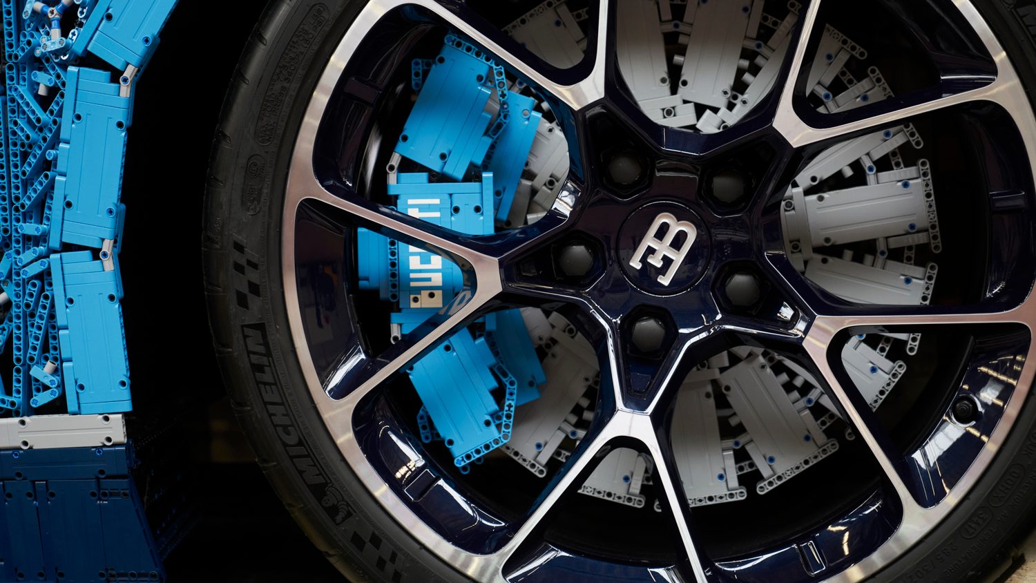 lego bugatti chiron 2