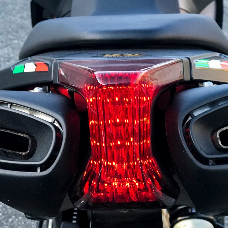 aprilia dorsoduro 900 motorcycle review images by jonathon klein the manual 15