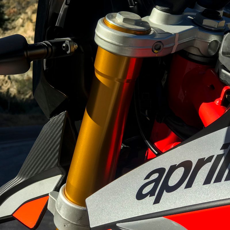 aprilia dorsoduro 900 motorcycle review images by jonathon klein the manual 6
