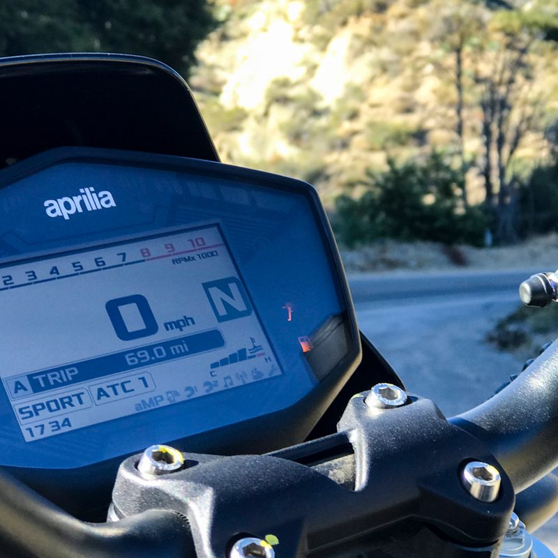 aprilia dorsoduro 900 motorcycle review images by jonathon klein the manual 9