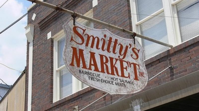 lockhart smittys market barbecue