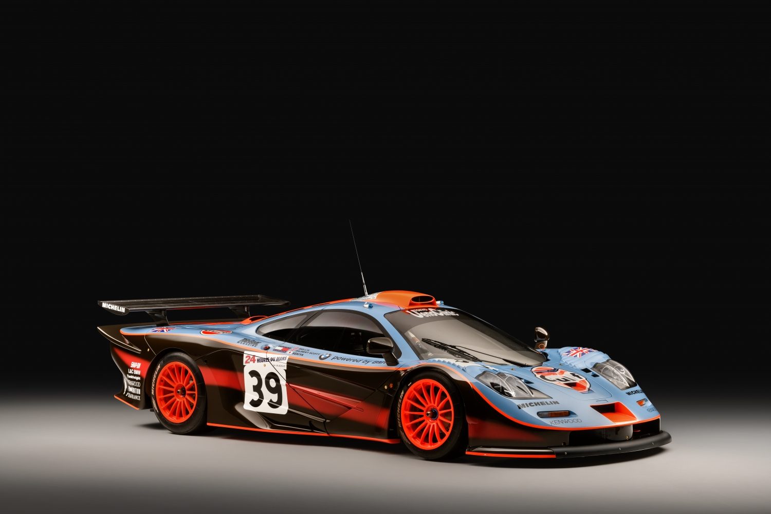 mclaren f1 gtr restoration pictures f1gtr resto 1