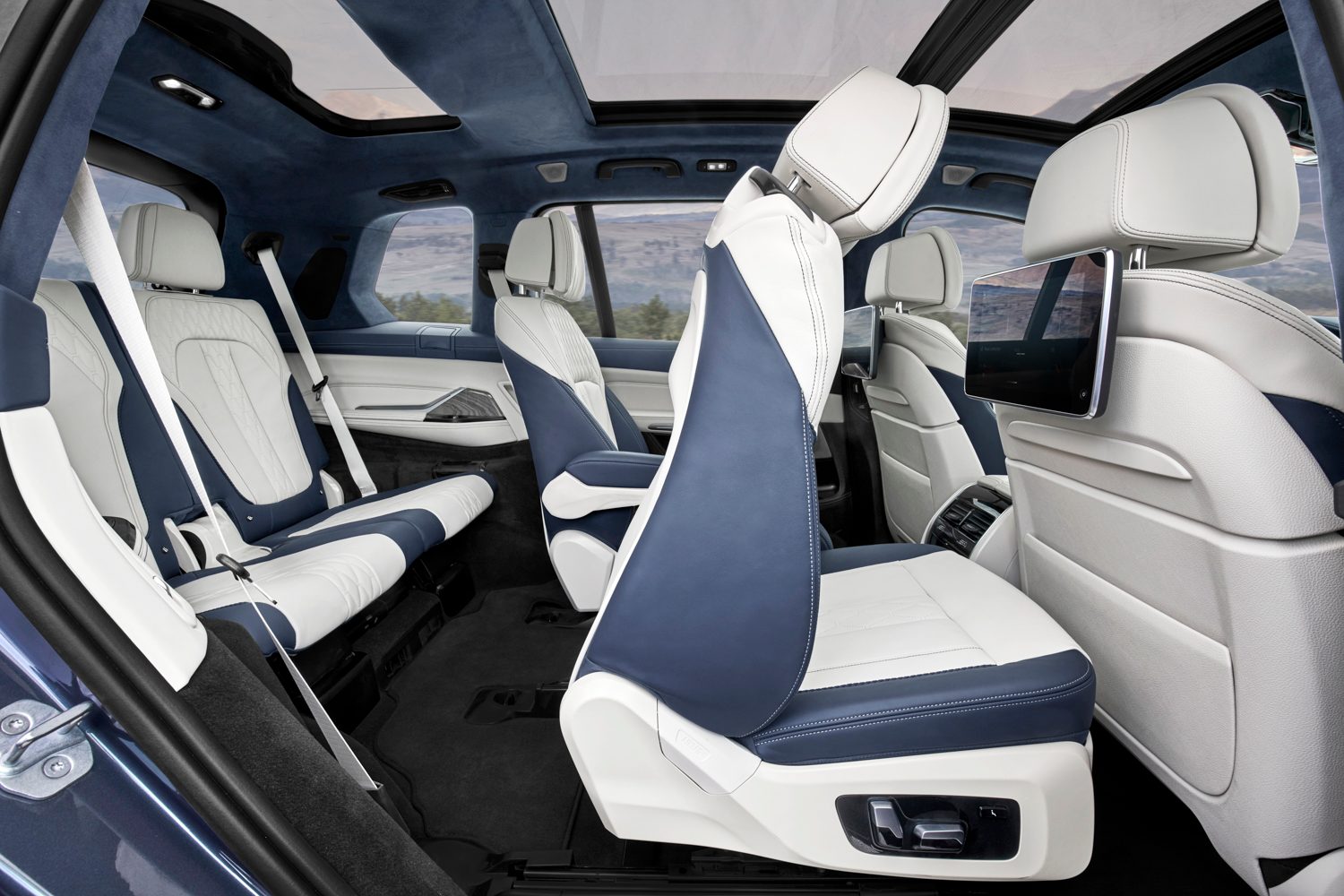 bmw x7 suv sport activity vehicle news 2019 12