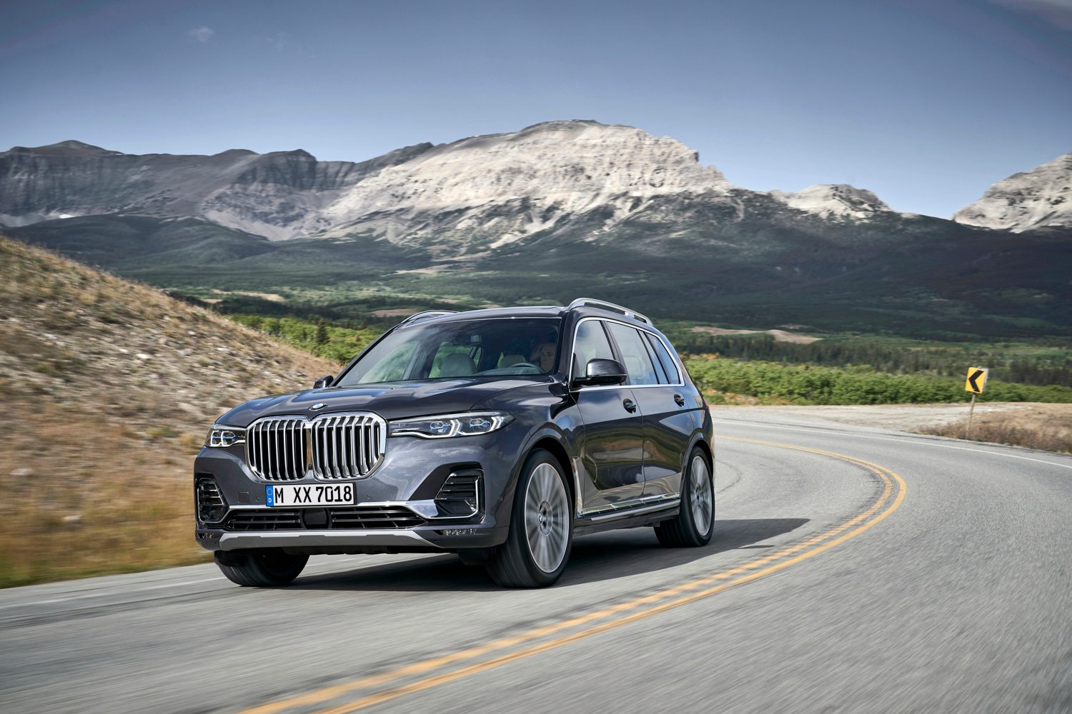 bmw x7 suv sport activity vehicle news 2019 21