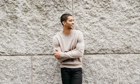 mott and bow cashmere sweaters man in front of sandstoned wall