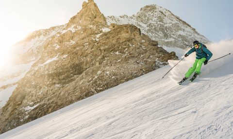 vrbo win the mountain sweepstakes resort contest skiing down