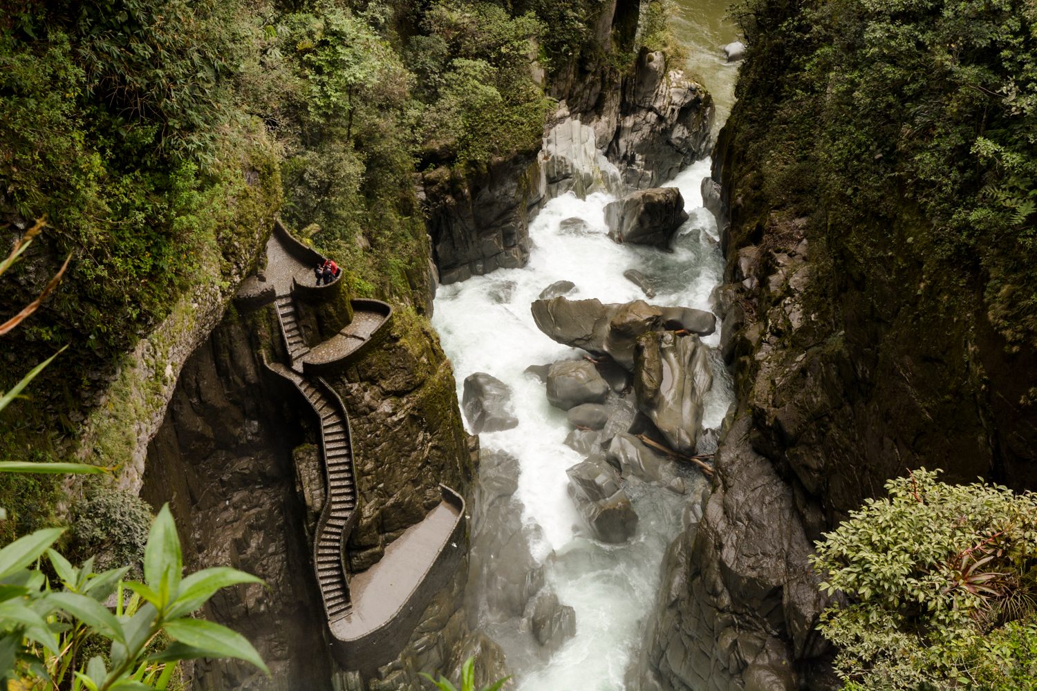 contiki tours me and we ecuador travel experience banos devils cauldron 4
