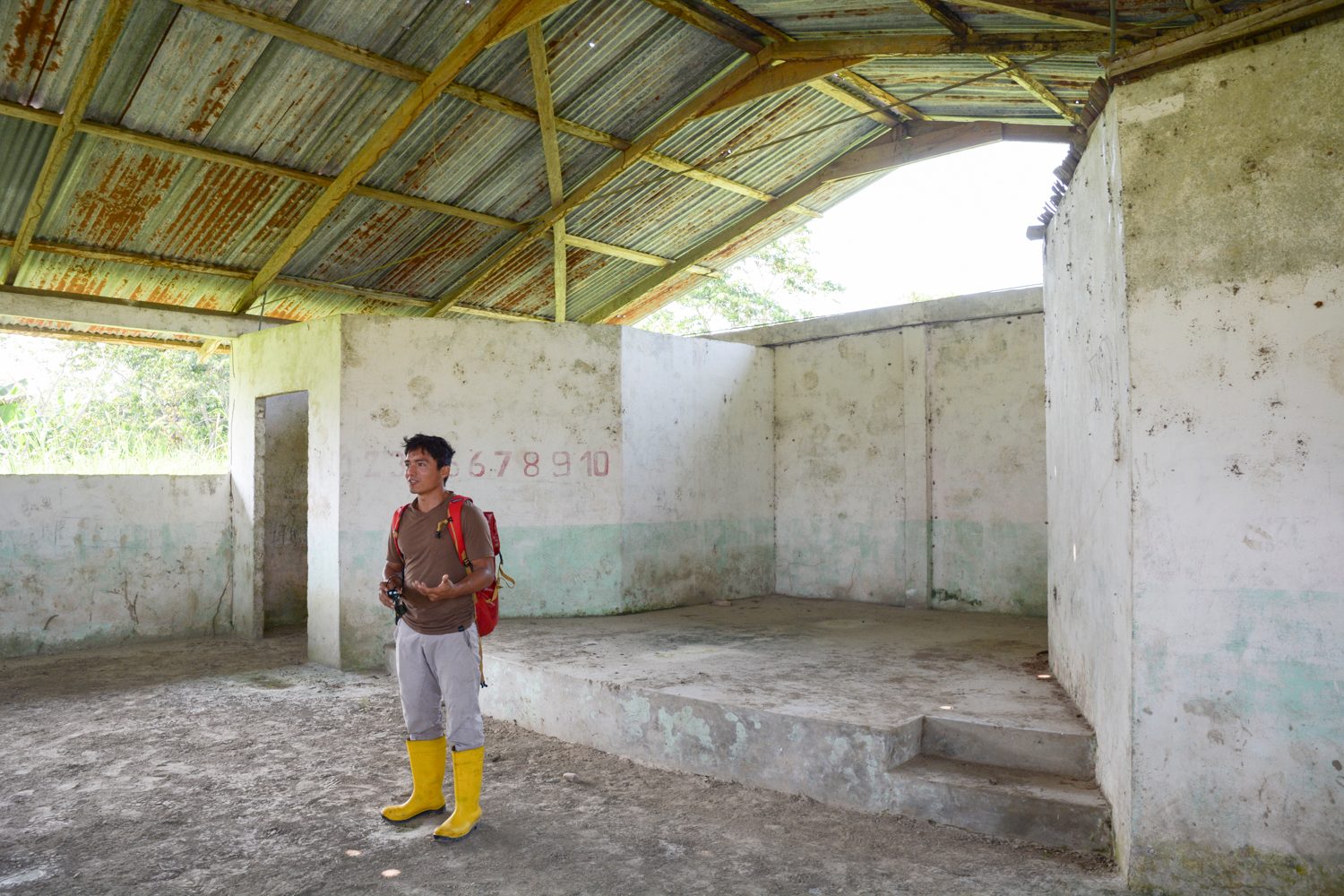 contiki tours me and we ecuador travel experience to minga learning center 11