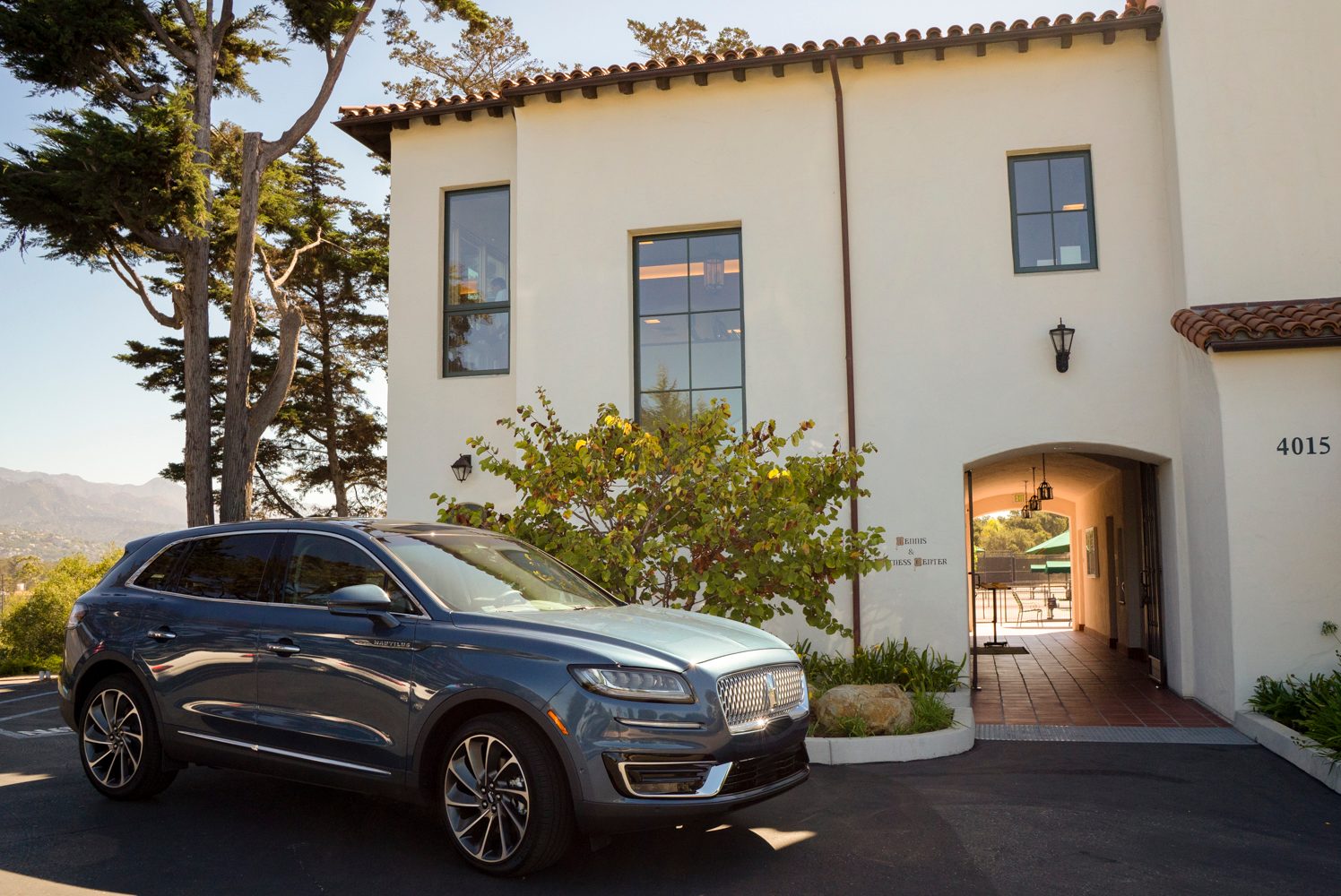 2019 lincoln nautilus black label review 125