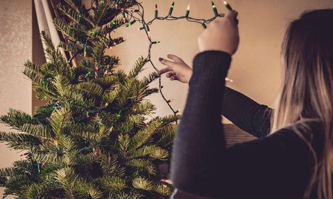 decorate christmas tree lights