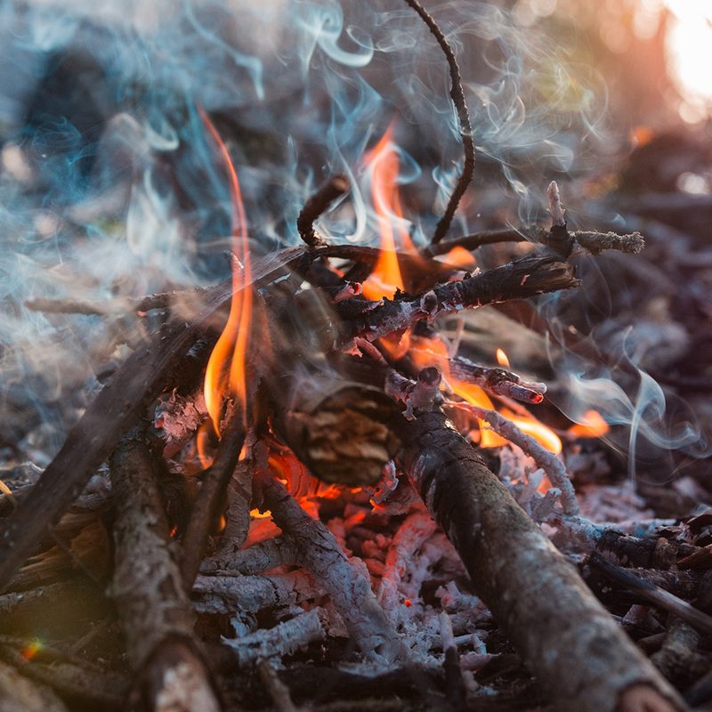 how to build a fire kindling