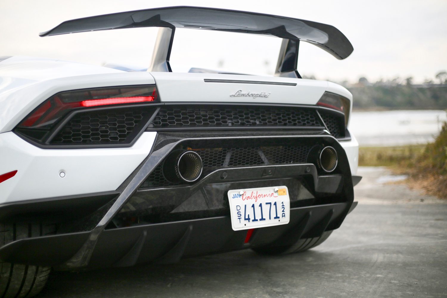 lamborghini huracan performante spyder review  miles b 10