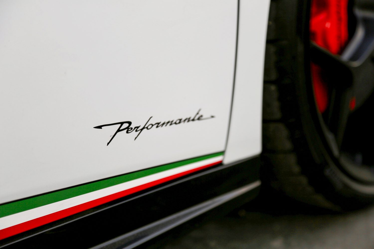 lamborghini huracan performante spyder review  miles b 28