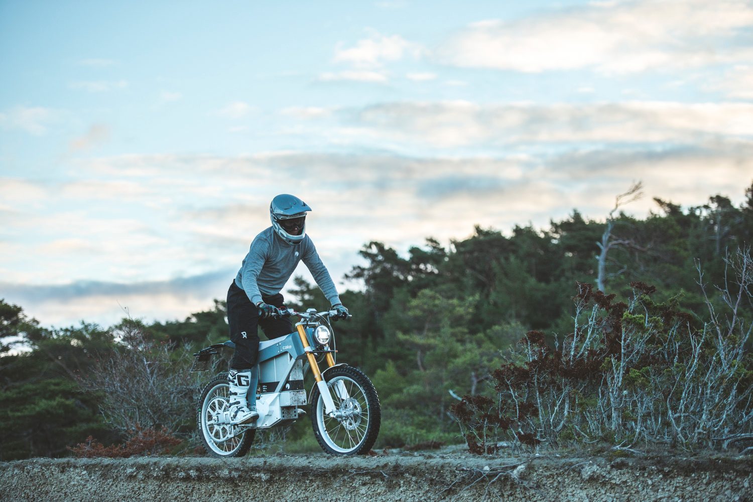 cake kalk kalkand electric street motorcycle and 15