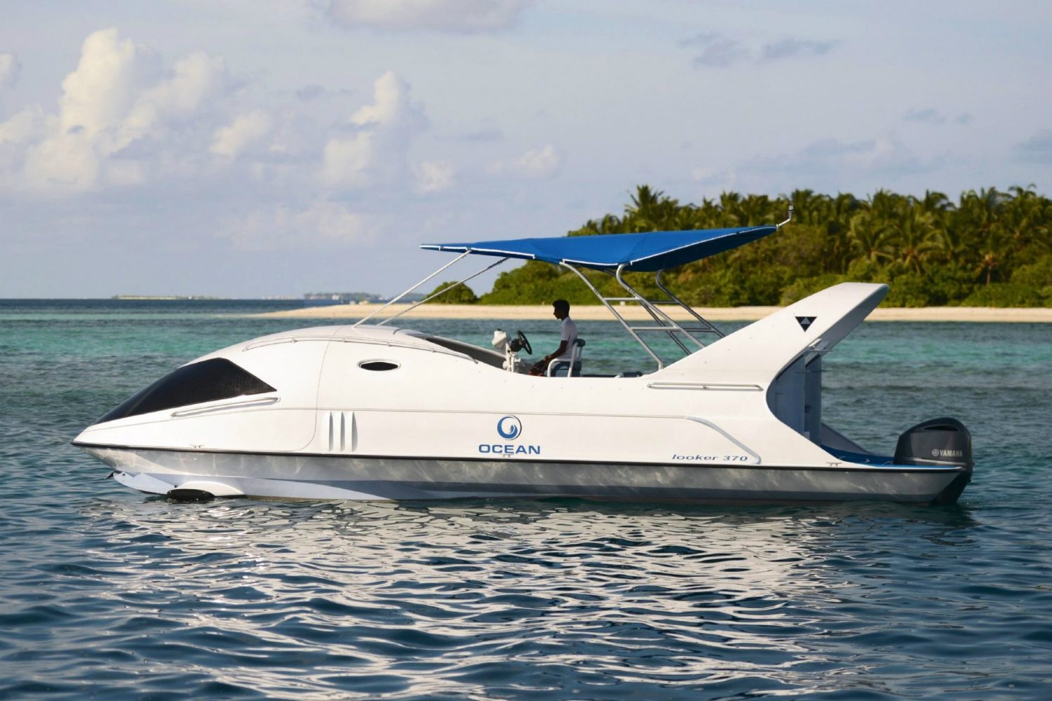 looker 370 glass bottom boat 1