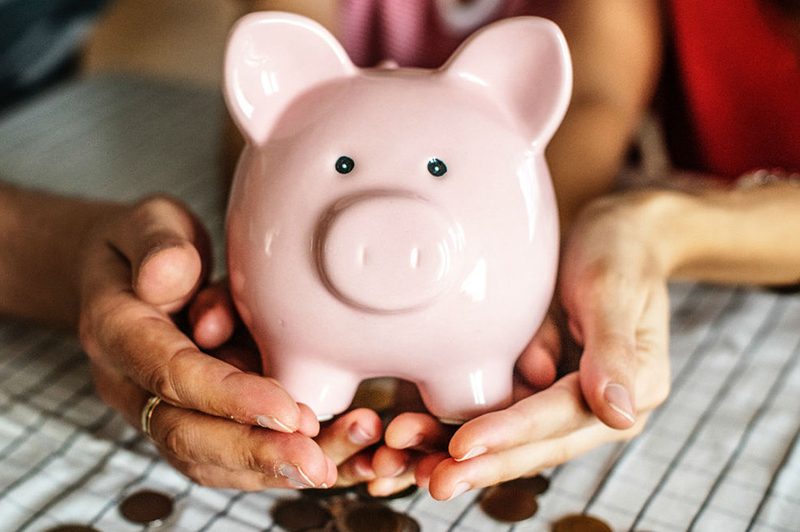 piggie-bank-money-family-recrop