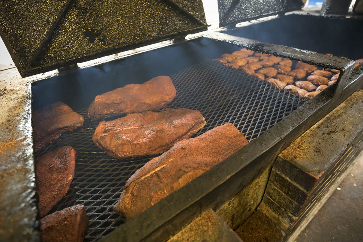 smoked-brisket-barbecue-texas-recrop