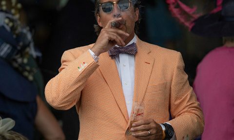kentucky-derby-6-cigar-smoking-man-gettyimages-955035192 edited