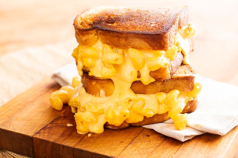 mac and cheese grilled cheese sandwich